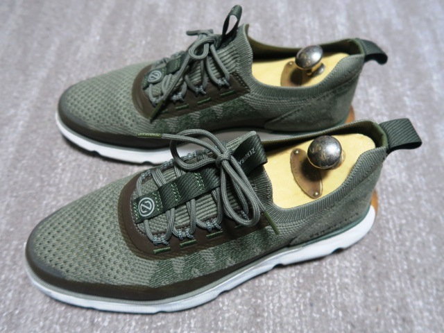 3.2万 超美品 COLE HAAN（コール ハーン）4.ゼログランド スティッチライトスニーカーウォーターレジスタンス US7.5 カーキ系