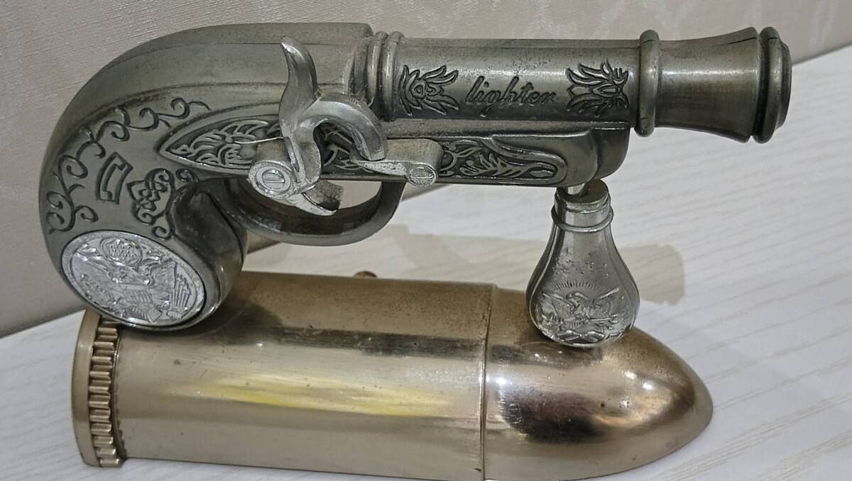 ヴィンテージ ピストル型卓上ライター　ジャンク品