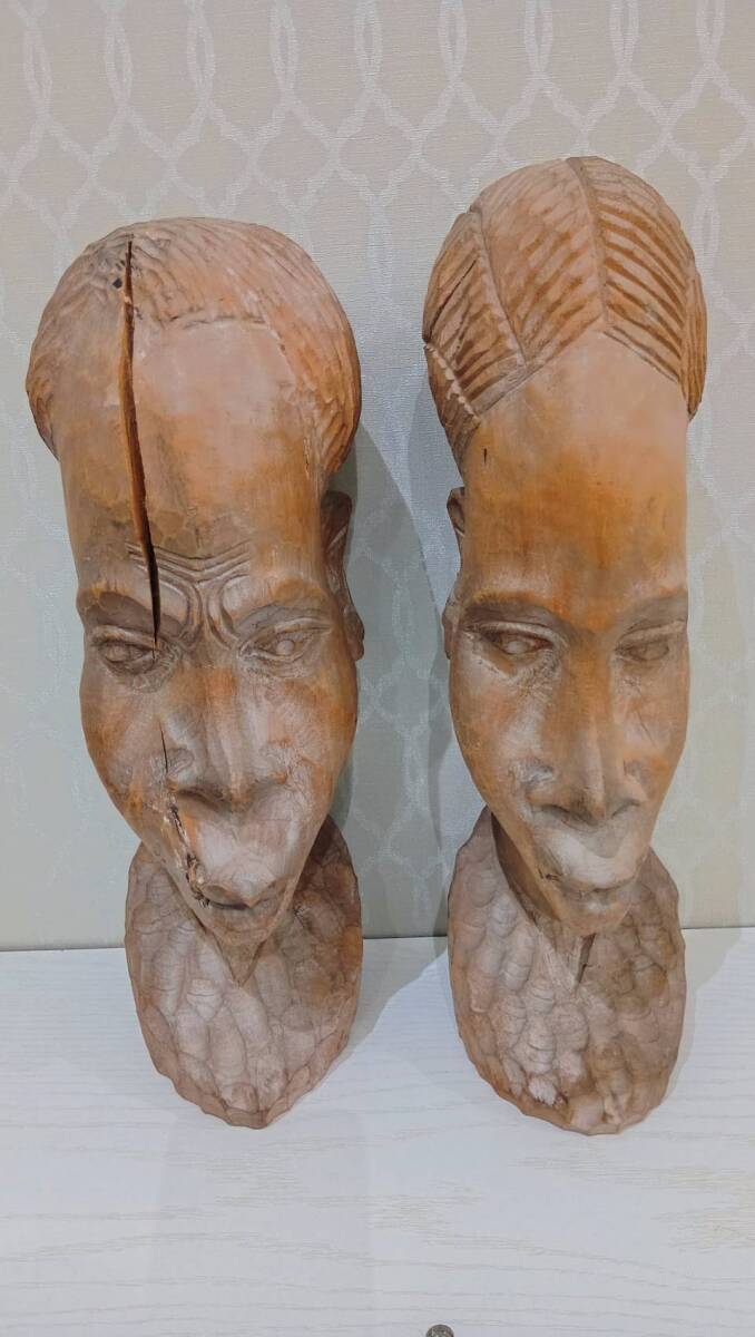 木彫りアート　アフリカ？の木製彫刻 人間の顔 置物 