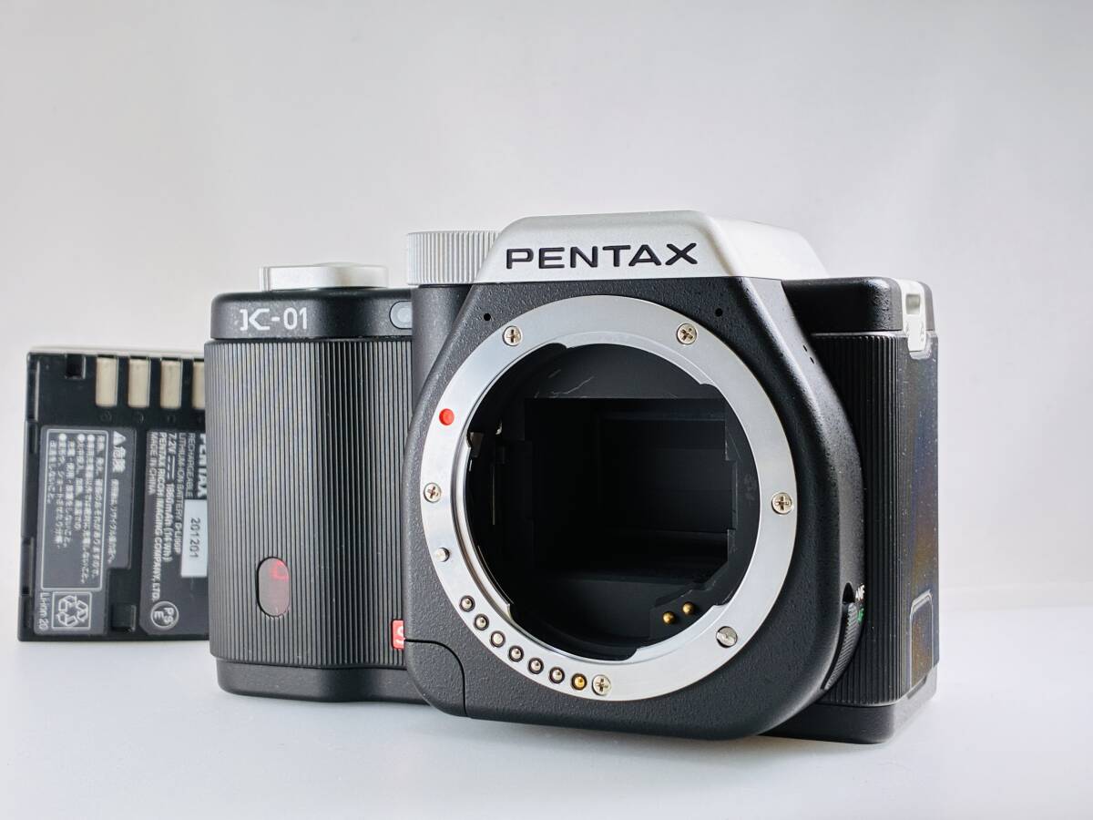 ★訳あり外観美品★ ペンタックス PENTAX K-01 バッテリー付属！ ★モニター黄変 #S0254