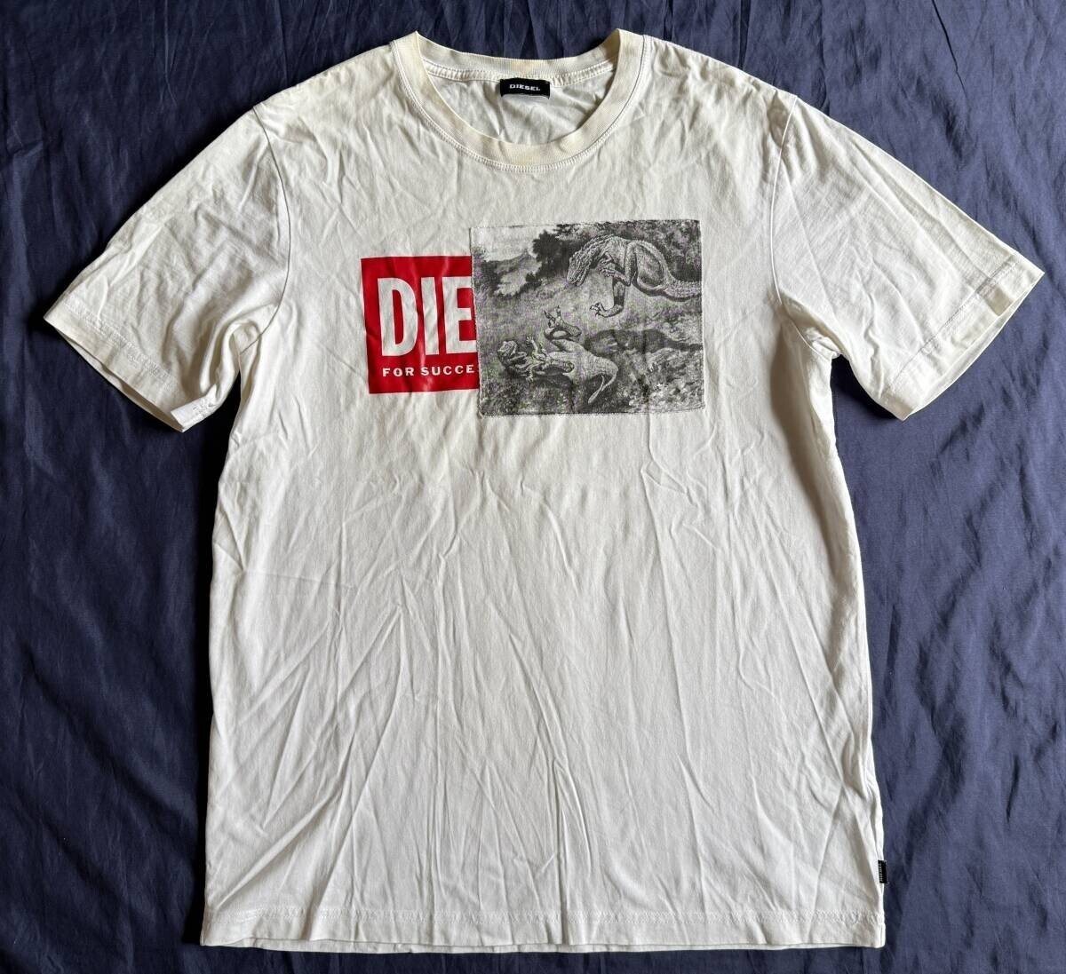 ディーゼル　M Tシャツ　ロゴ　恐竜柄　白