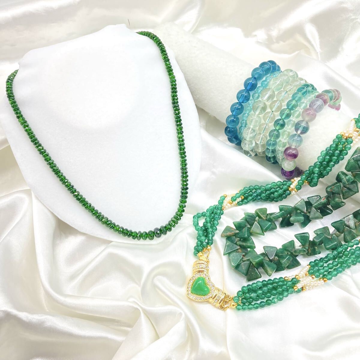 エメラルド/トルマリン入り!!［アクセサリーおまとめ］a 約321.7g ネックレス ブレス グリーン 天然石 フローライト ベリル 淡水 C54