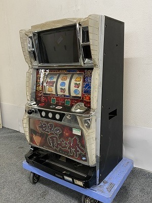 ◆P6387) 直取直のみ ロデオ パチスロ 旋風の用心棒 コイン不要機 スロット台　埼玉県朝霞市