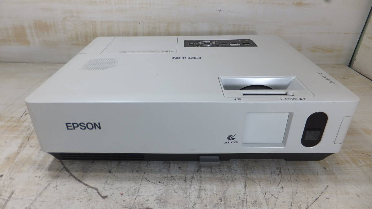 エプソン EPSON プロジェクター EMP-1810 3500lm ランプ使用時間：1866H/170H