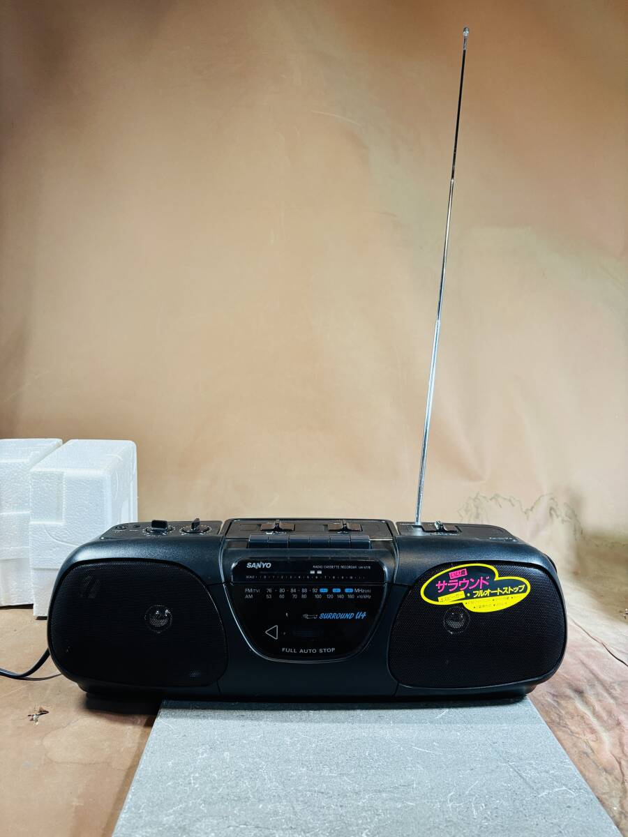 320 SANYO ラジカセ U4-S77E 中古 ラジオ動作OK カセット未確認