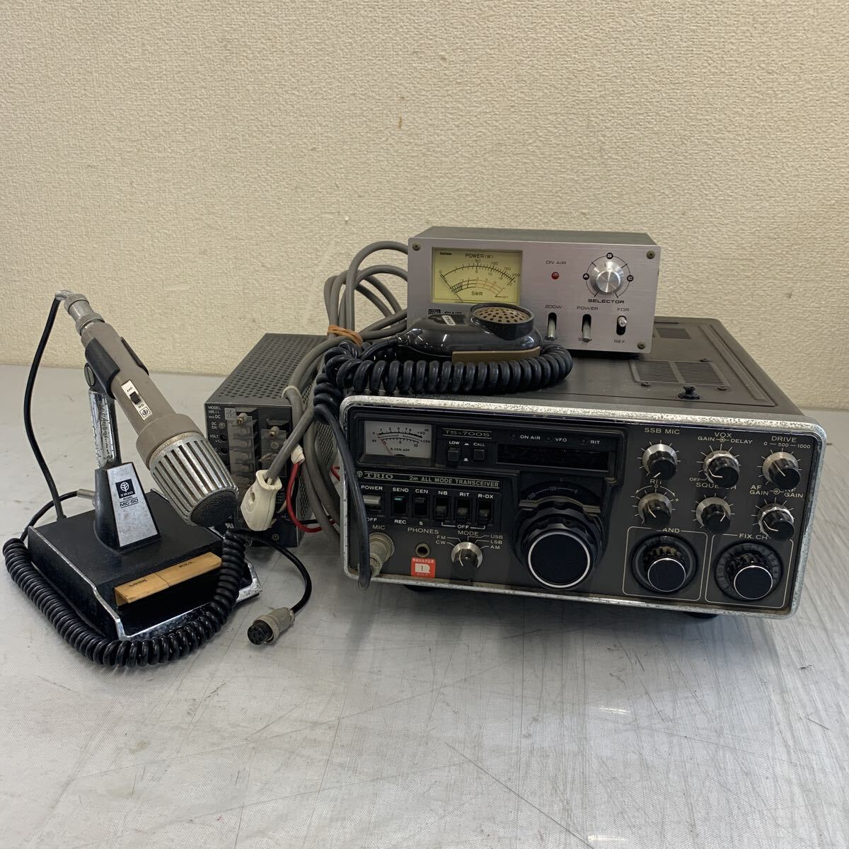■302 TRIO トリオ TS-700S /MC-50/SW-110/HR-II 無線機 セット 通電確認済み