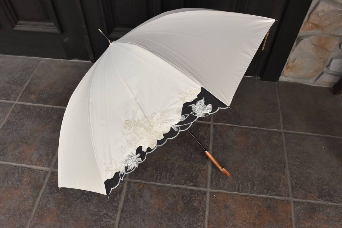 PAY2・E-SU5*晴雨兼用傘*ホワイト*サクラ骨*カットワーク*刺繍*日傘*雨傘*おしゃれ*傘*便利*上品*桜骨*遮光*UVカット99％*清涼効果*手開き
