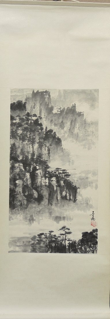 ★ 中国画 在銘 山水 水墨 掛け軸 掛軸 紙に墨彩 中国 中古 国画 Chinese hanging scroll インテリア