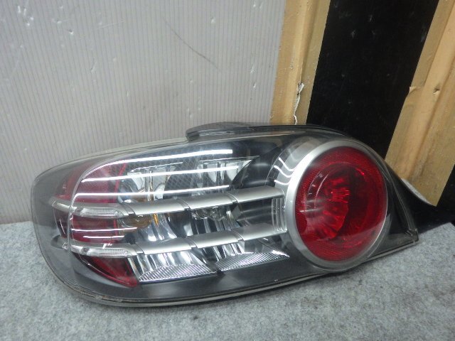 【B】マツダ純正 テールライト テールランプ 左/助手席側 KOITO コイト KOITO 220-61009 SE3P RX-8 RX8 前期