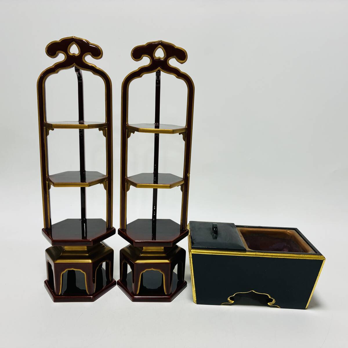 【70605C】仏具 若葉段盛 寺院用仏具 蓋付き角香炉 黒塗り 廻し角香炉 お焼香用 現状品 経年保管品