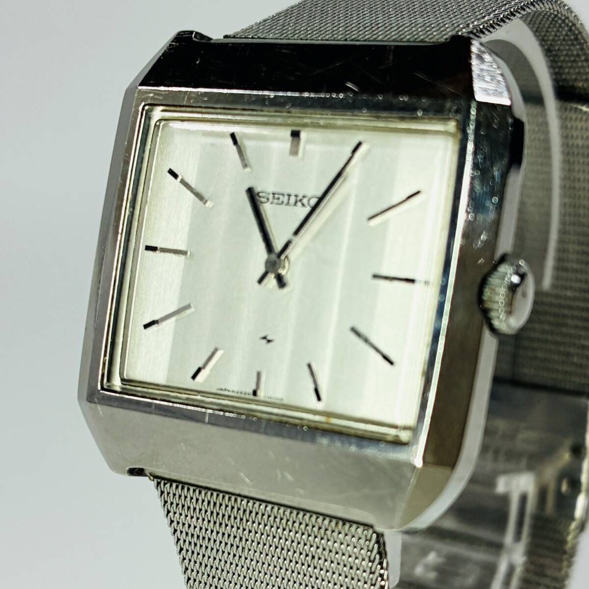 【54126C】稼働品 セイコー SEIKO 腕時計 手巻き シャリオ シルバー色 2220-3172 2針 現状品 経年保管品