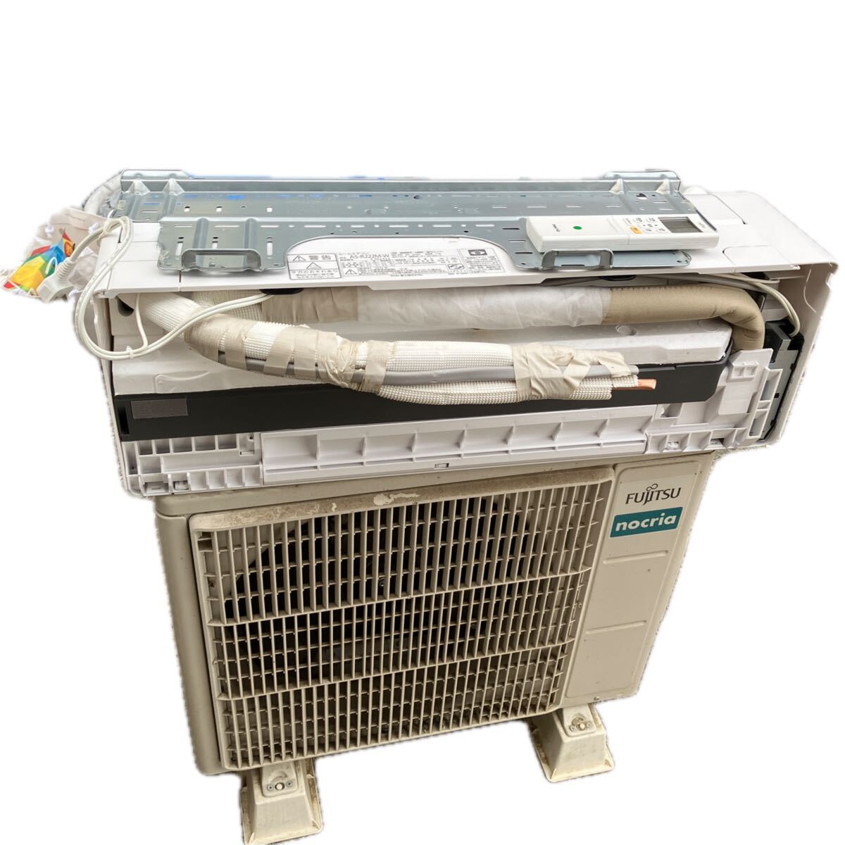 RH19 富士通 FUJITSU ルームエアコン エアコン nocria ノクリア AS-R222M-W 2022年製 室内機 室外機 リモコン 背板付き ポンプダウン済み