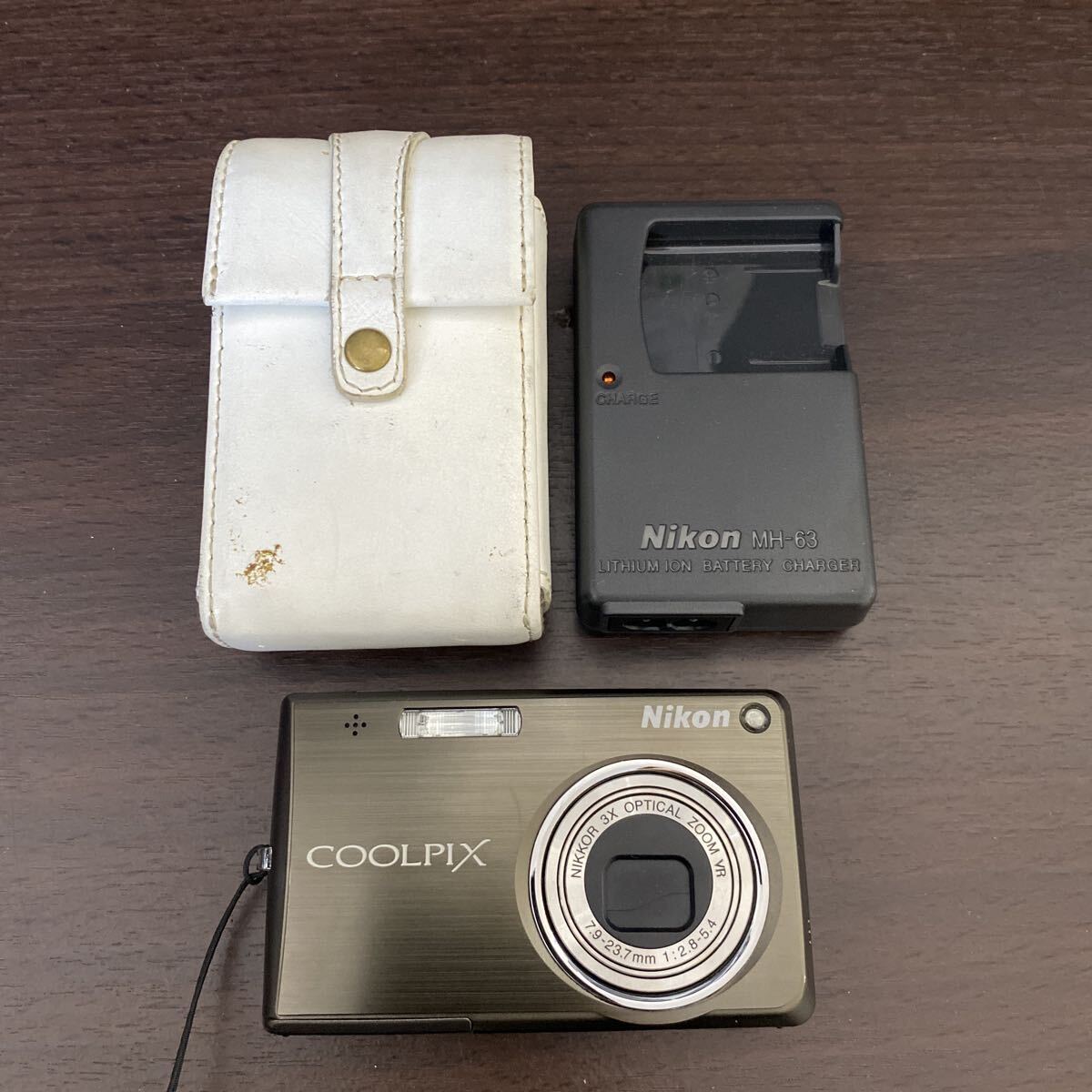 RM12 Nikon COOLPIX S700 コンパクトデジタルカメラ デジカメ ニコン クールピクス バッテリー・充電器付 現状品