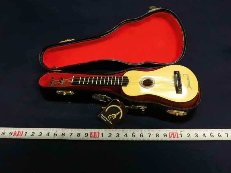 L2057 aloha oe ukulele ウクレレ オルゴール ミニチュア ギター 木製 HAWAII ケース ミニチュア ミュージックボックス