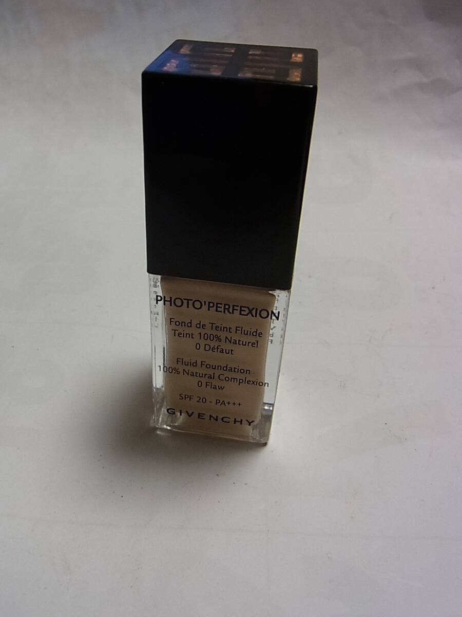 GIVENCHY ファンデーション 4　 SPF20　 PA++＋　25ml