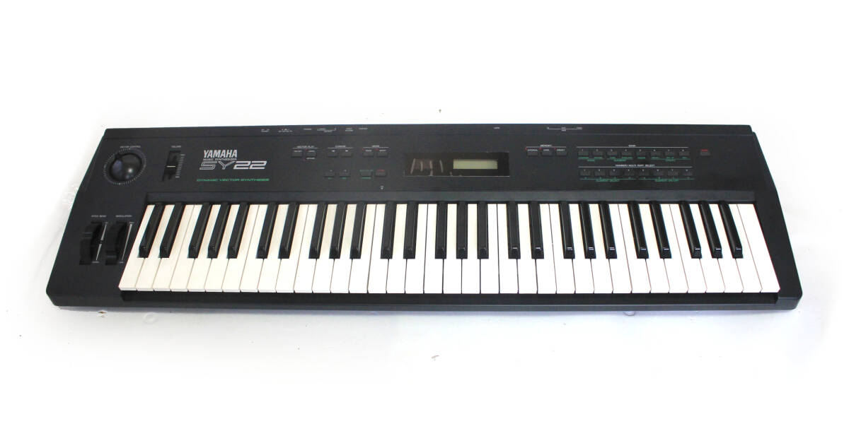 YAMAHA キーボード SY22は、豊かな音色と扱いやすい操作性で演奏の幅を広げるシンセサイザー。直感的なコントロールで即戦力に。