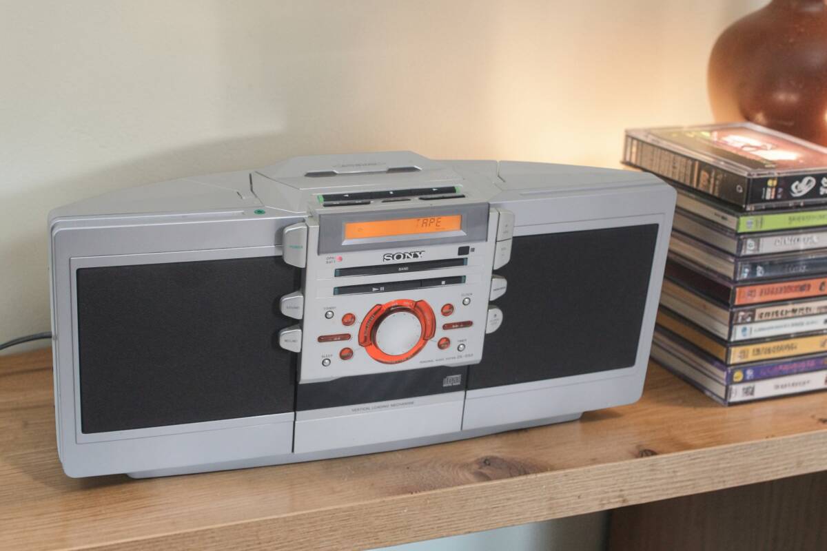 SONY ZS-D55 CDラジカセ　ソニーのあの迫力のサウンドが今、蘇るクリアで豊かなサウンド体験 CD・FM/AM・カセットの3メディア対応