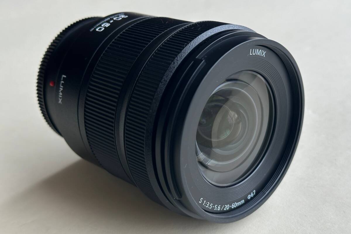 Lumix デジタル一眼カメラ用交換レンズ フルサイズ　Lマウント　S-R2060 
