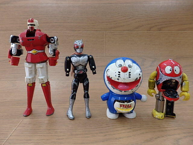 ☆　デリンガーGB-１０/仮面ライダーGB-３１/ロボットはっちゃんGB-６２/ドラえもんGB-０４　超合金　４点　ジャンク品　☆
