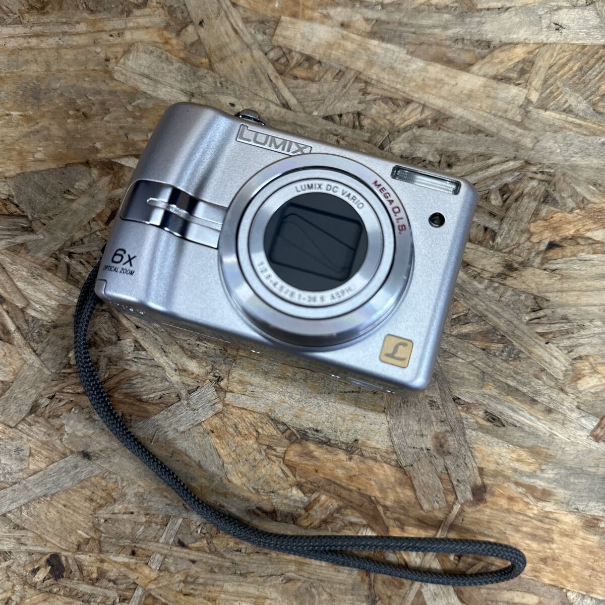 ae0410/1円〜/Panasonic/パナソニック/LUMIX/ルミックス/デジタルカメラ/DMC-LZ7/シルバー色/ライカレンズ/デジカメ/動作未確認/現状品