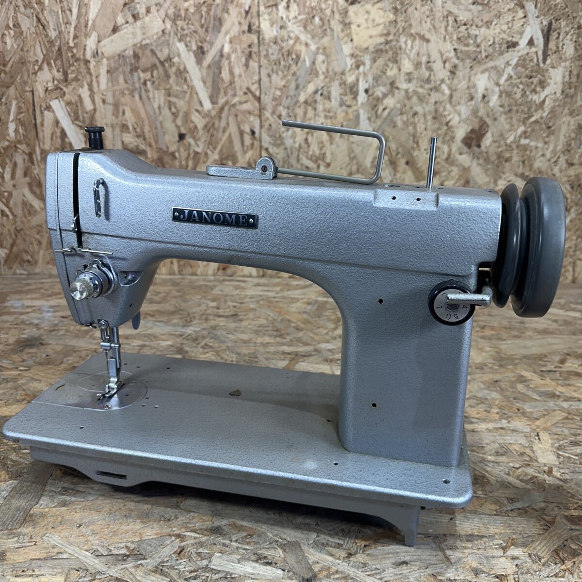 mdhd0411/1円〜/JANOME/ジャノメ/ミシン/アンティーク/ハンドクラフト/レトロ/手工芸/職業用/本体のみ/動作未確認/ジャンク