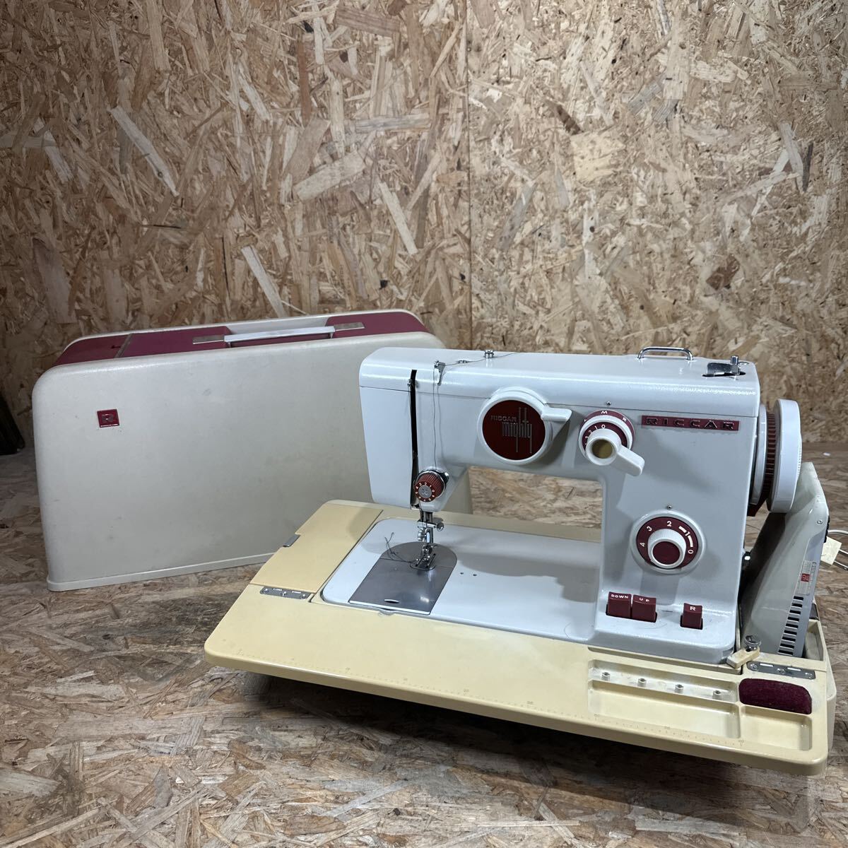 st0411/1円〜/RICCAR/リッカー/mighty/マイティ/ミシン/RZ-777S/ハンドクラフト/手工芸/裁縫/ペダル付き/ジャンク