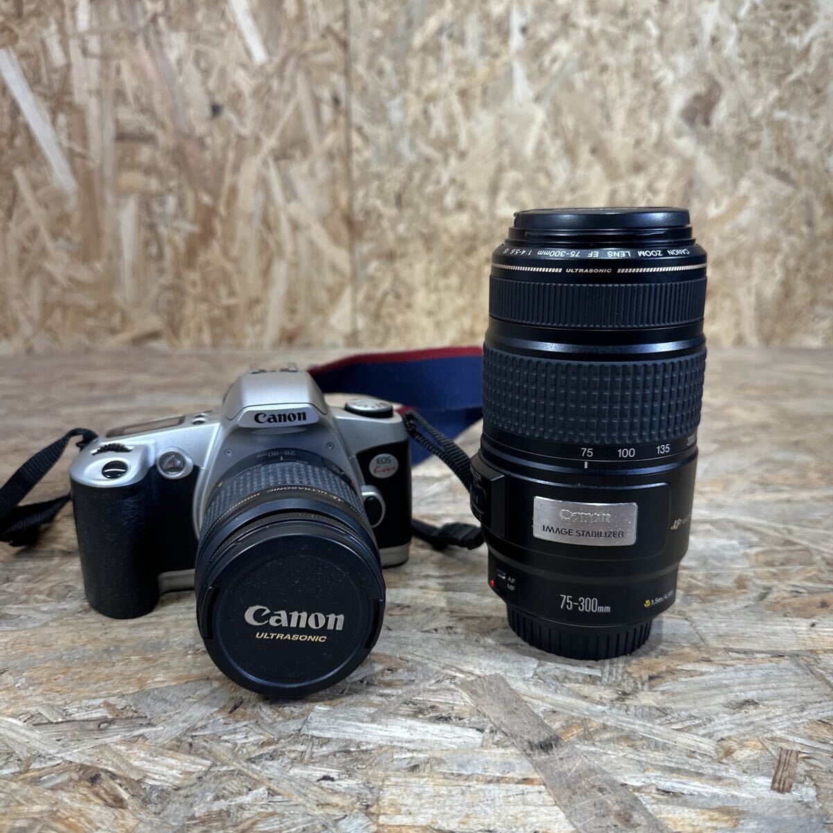 ae0414/1円〜/Canon/キャノン/EOS Kiss/フィルムカメラ/一眼レフ/レンズ/28-80mm/1:3.5-5.6/75-300mm/1:4-5.6/IMAGE STABILIZER/ジャンク