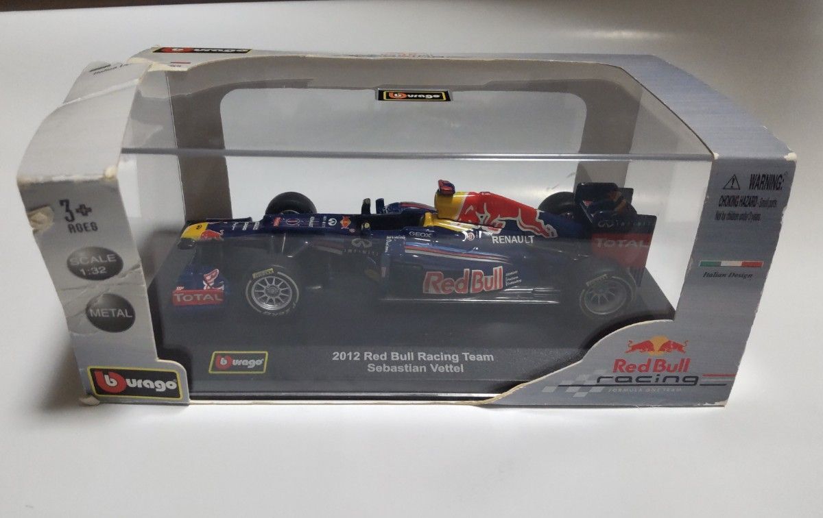 Bburago 2012 1/32 1:32 レッドブル レーシング セバスチャン・ベッテル F1ミニカーローソン当選品F1