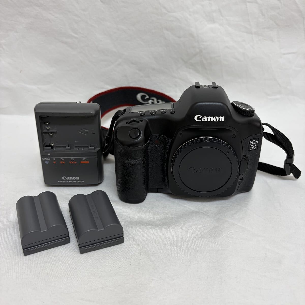 00011【0401 B-1612】Canon キャノン EOS 5D DS126091 デジタル一眼レフカメラ 一眼レフ ボディのみ 通電確認済み