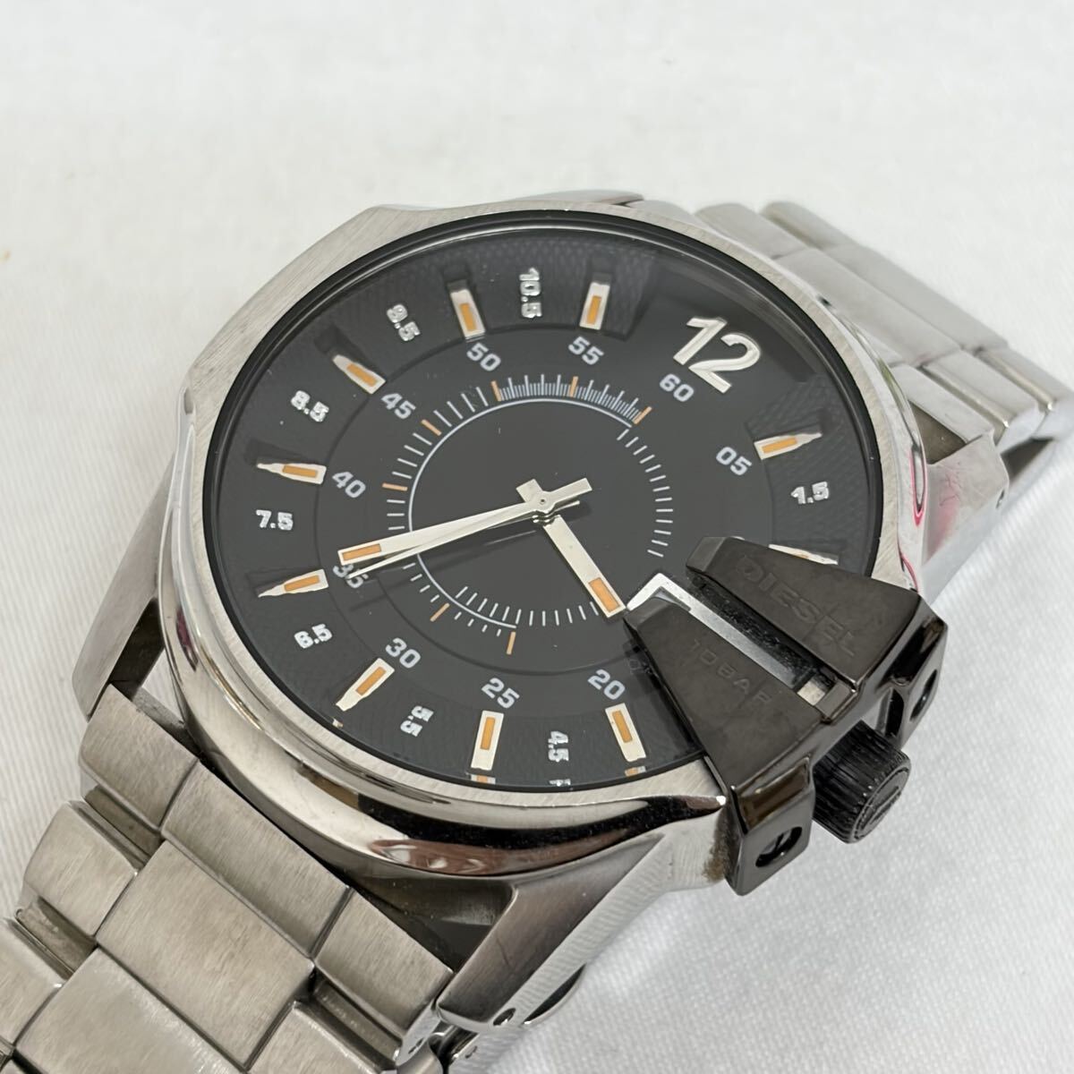 0001【0401 B-1576】DIESEL ディーゼル DZ-1208 デイデイト ステンレス製 アナログ シルバー ブラック 腕時計 メンズ 不動品