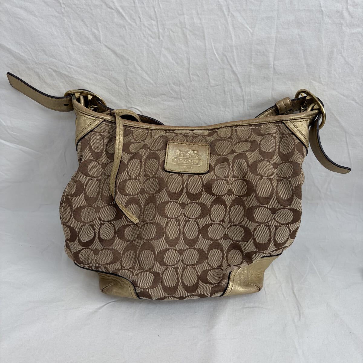 007【0402 B-1583】COACH コーチ シグネチャー レザー ベージュ ショルダーバッグ 斜めがけ