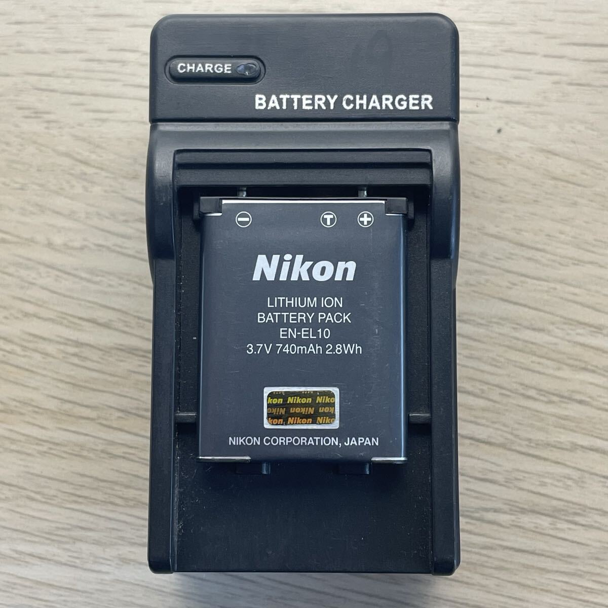 2個セット【動作確認済】送料無料　返金保証　Nikon　ニコン デジカメ 純正バッテリー EN-EL10 互換品充電器