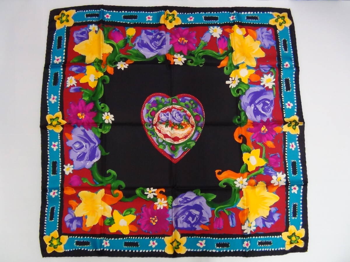 送料無料☆ウンガロ ヴィンテージ ハート&花柄 大判 シルクスカーフ 86cm×86cm silk100 %☆未使用品 Made in Italy. Emanuel Ungaro