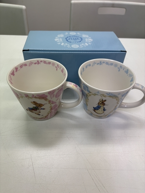 伊10337-1 未使用品 ピーターラビット マグカップ ２個セット