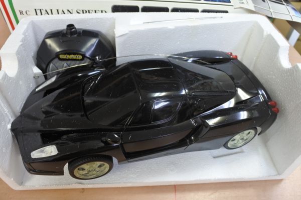 B0403 　YSN　ワイエスエヌ 1/16　ITALIAN SPEED LED付ラジコンカー（黒）　60/定形外920　個別説明を必ずお読みください