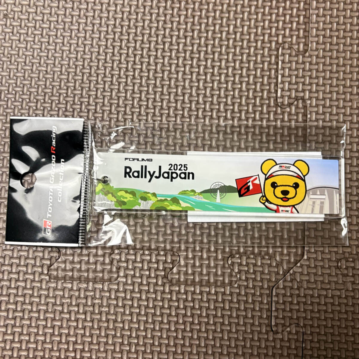 2025 Rally Japan　フライトタグ風　アクリルキーホルダー WRC Gazoo Racing　GRヤリス くま吉