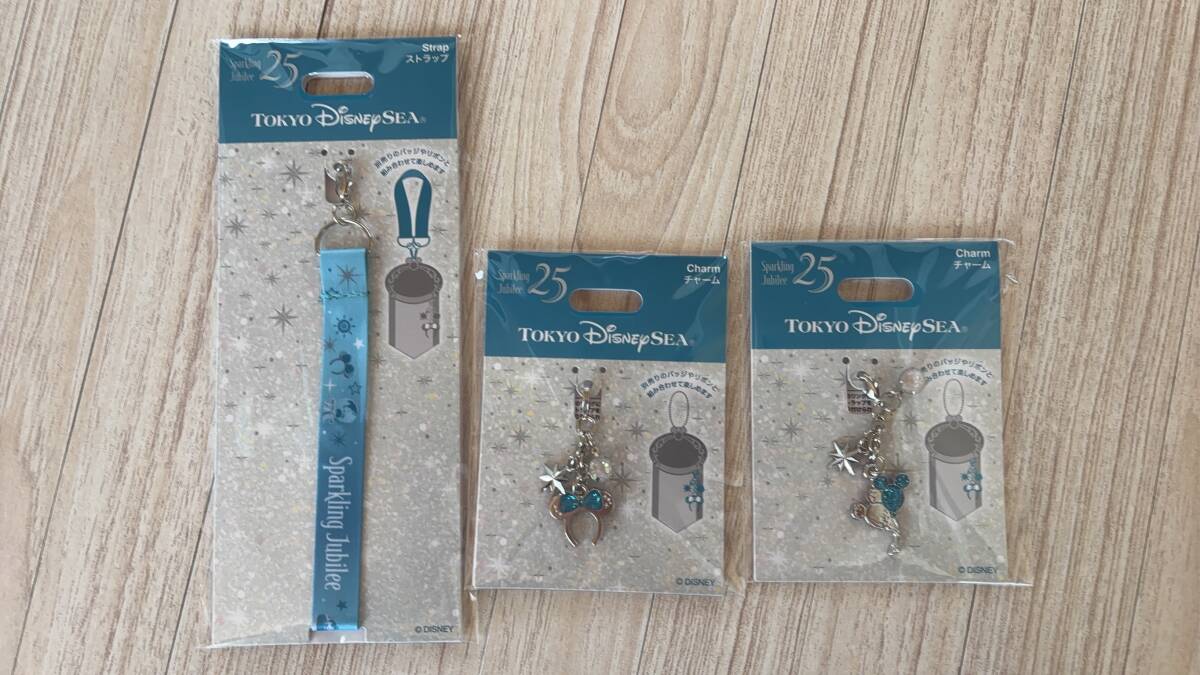送料込新品【東京ディズニーシー25周年】スパークリングジュビリーストラップ＆チャーム2個セット☆ジュビリーバッジカチューシャバルーン