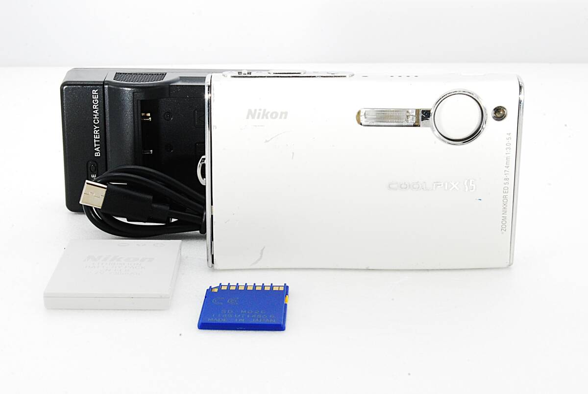 【動作確認済】Nikon Coolpix S5 ホワイト　バッテリー/充電器/SDカード付 041601