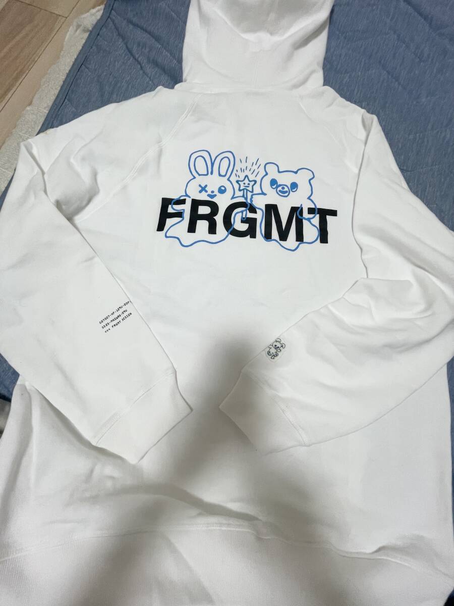 レア！最安値モンクレール　FRGMT cartoon ロゴパーカー　フーディー　WHT K-POP綺麗　限定　正規