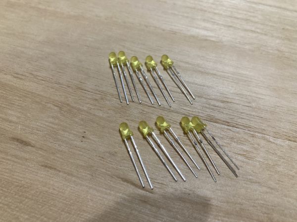 3mm砲弾型　LED 黄色　10個セット　補修　修理　模型工作等に　送料110円