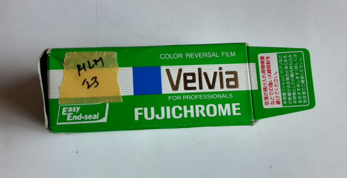 S3 フジフィルム　FUJIFILM 120 Fujichrome Velvia Professional 100 期限切れ