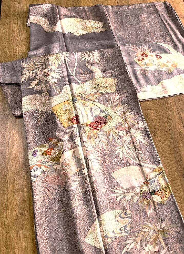 花とら●リサイクル着物　訪問着　灰紫　たたき染　地紙　草花　美品　　　　260330