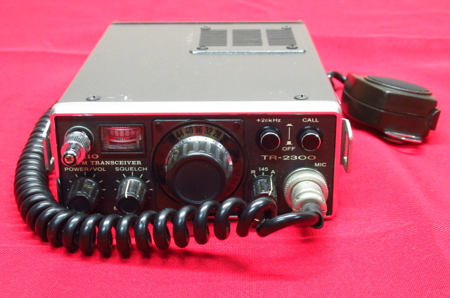 ジャンク 動作未確認 TRIO トリオ TR-2300 FM TRANSCEIVER 無線機 モービル 管理8S0406S-A4