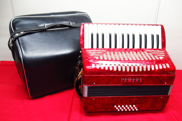 ジャンク ヒビあり YAMAHA ヤマハ アコーディオン ケース付き 管理8S0407D-C1
