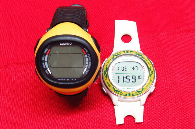 2点セット ジャンク SUUNTO スント MOSQUITO / SCUBAPRO DW40-4A10 ログ35 ベルト欠損 ダイブコンピューター 管理8S0407E-C5