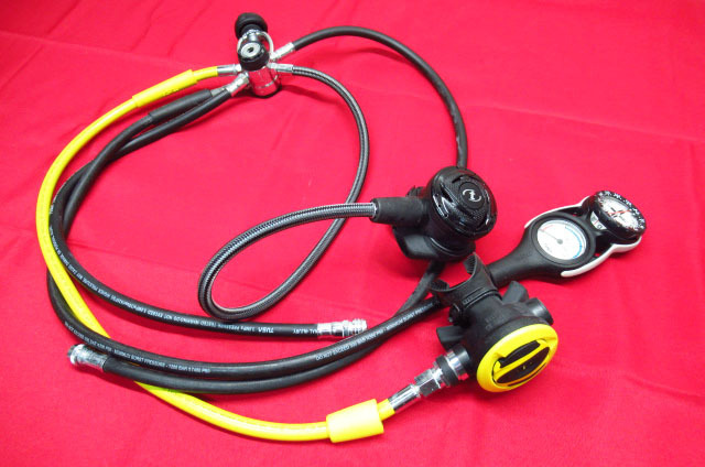 ジャンク TUSA ツサ レギュレーター オクトパス SS-20 RS1104J ダイビング 重機材 管理8S0408D-C6