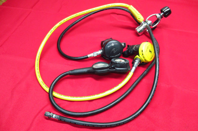 ジャンク AQUALUNG アクアラング レギュレーター CALYPSO カリプソ オクトパス ダイビング 重機材 管理8S0408C-C6