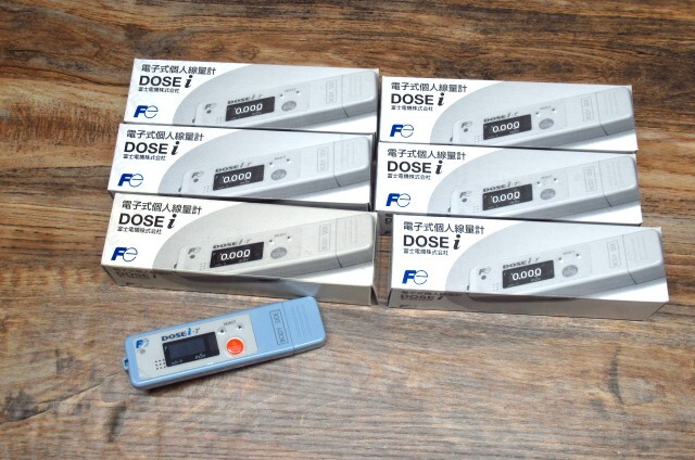1点使用済み 6点セット 富士電機株式会社 CPXANRFB-30 電子式個人被ばく線量計 管理8S0411D-A6