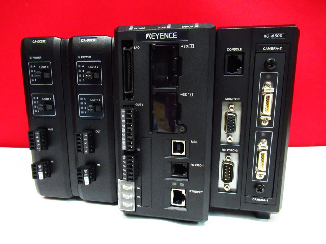 現状品 KEYENCE キーエンス XG-8500 CA-DC21E×2 3点セット マルチカメラ画像システムコントローラ 管理8k0331M-F2