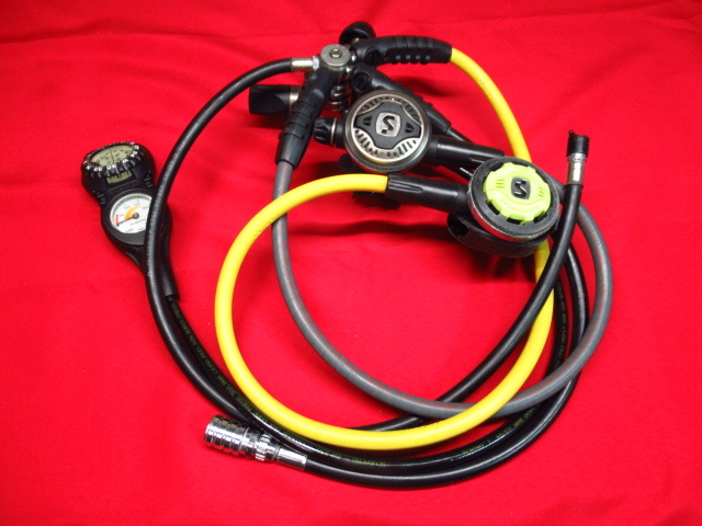 SCUBAPRO スキューバプロ SPLENDIDO DUE CE0098 レギュレーター オクトパス / TITANIUM セカンドステージ ダイビング用品 管理8T0407D-J2